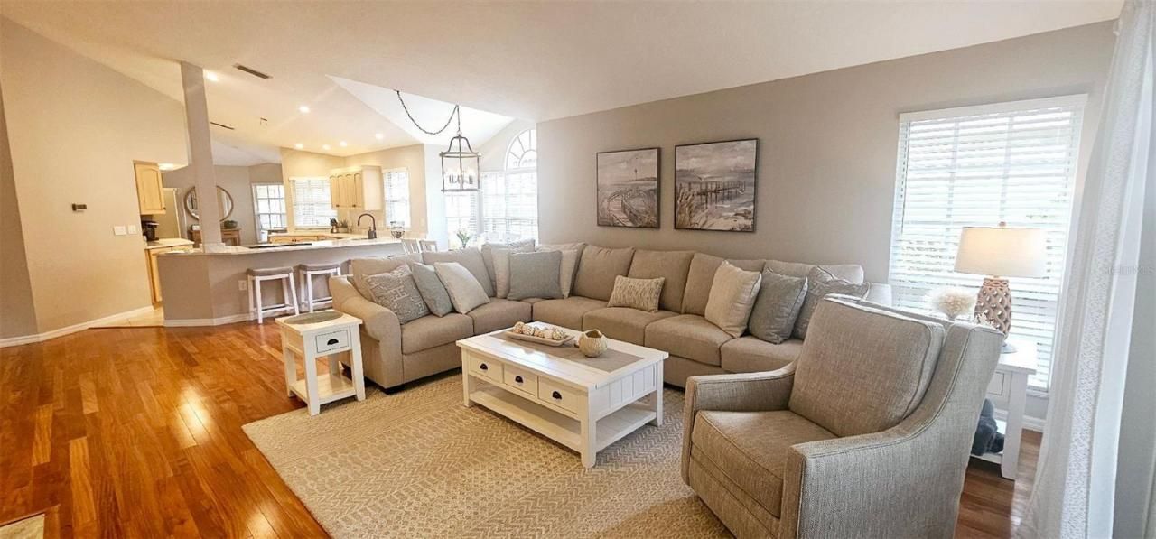4026 Lyndhurst Court, Unit 13, Sarasota, FL 34235 Photo