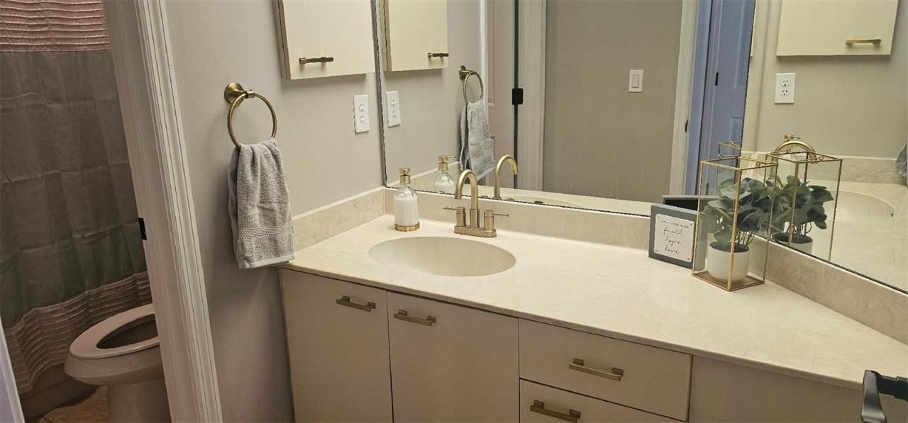 4026 Lyndhurst Court, Unit 13, Sarasota, FL 34235 Photo