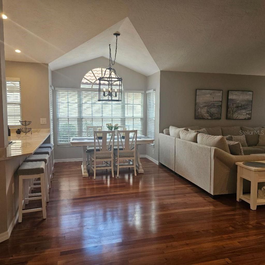 4026 Lyndhurst Court, Unit 13, Sarasota, FL 34235 Photo
