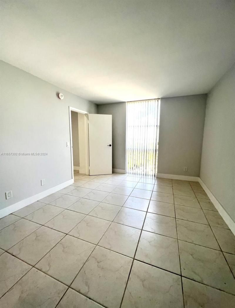13499 Biscayne Blvd, Unit 1405, North Miami, FL 33181 Photo