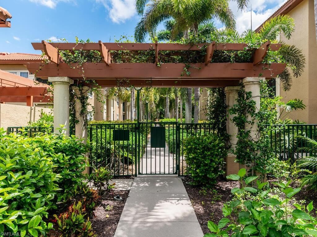 8930 Colonnades Ct E, Unit 612, Bonita Springs, FL 34135 Photo