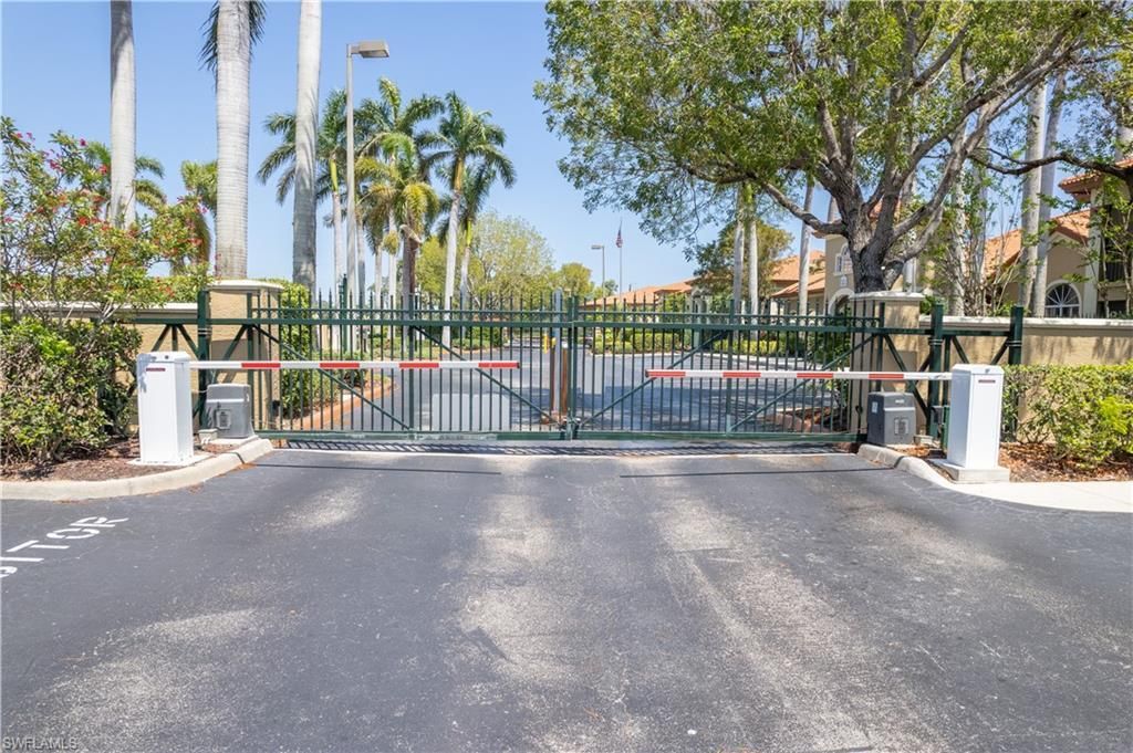 8930 Colonnades Ct E, Unit 612, Bonita Springs, FL 34135 Photo