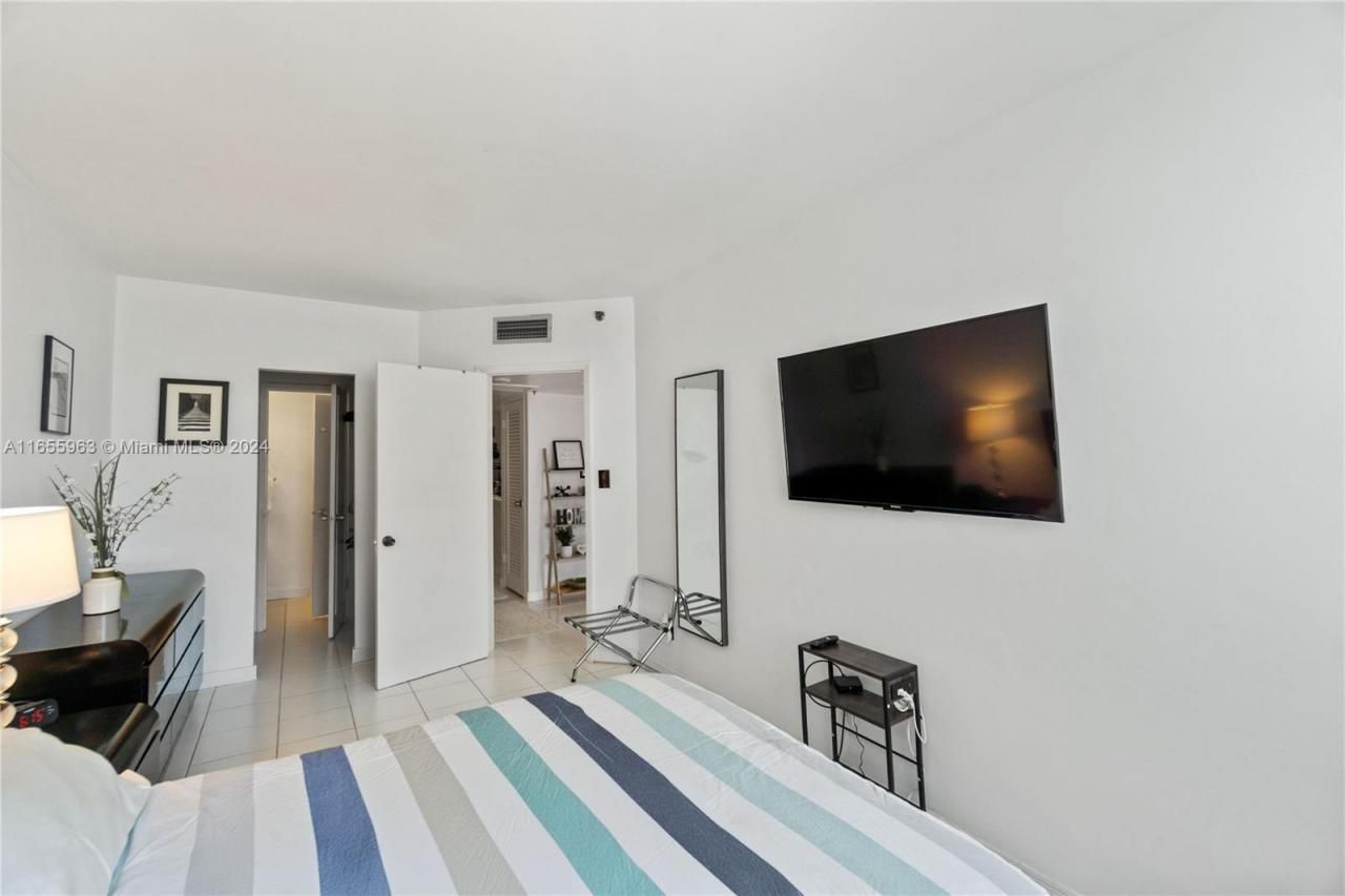 100 Lincoln Rd, Unit 924, Miami Beach, FL 33139 Photo