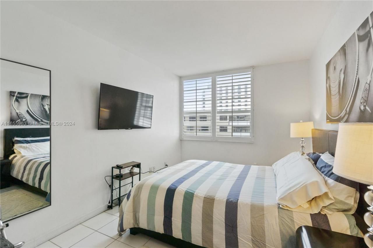 100 Lincoln Rd, Unit 924, Miami Beach, FL 33139 Photo