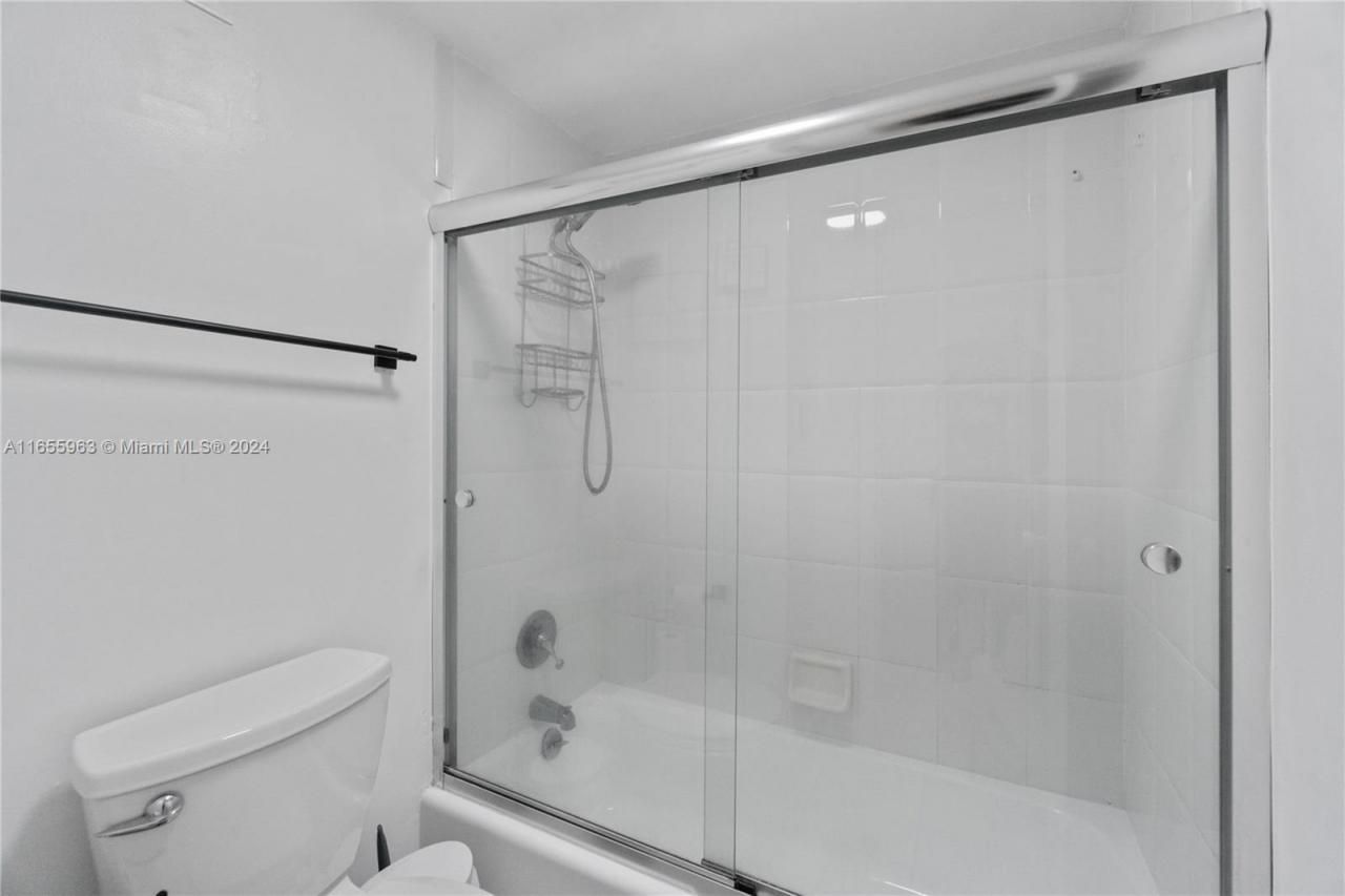100 Lincoln Rd, Unit 924, Miami Beach, FL 33139 Photo
