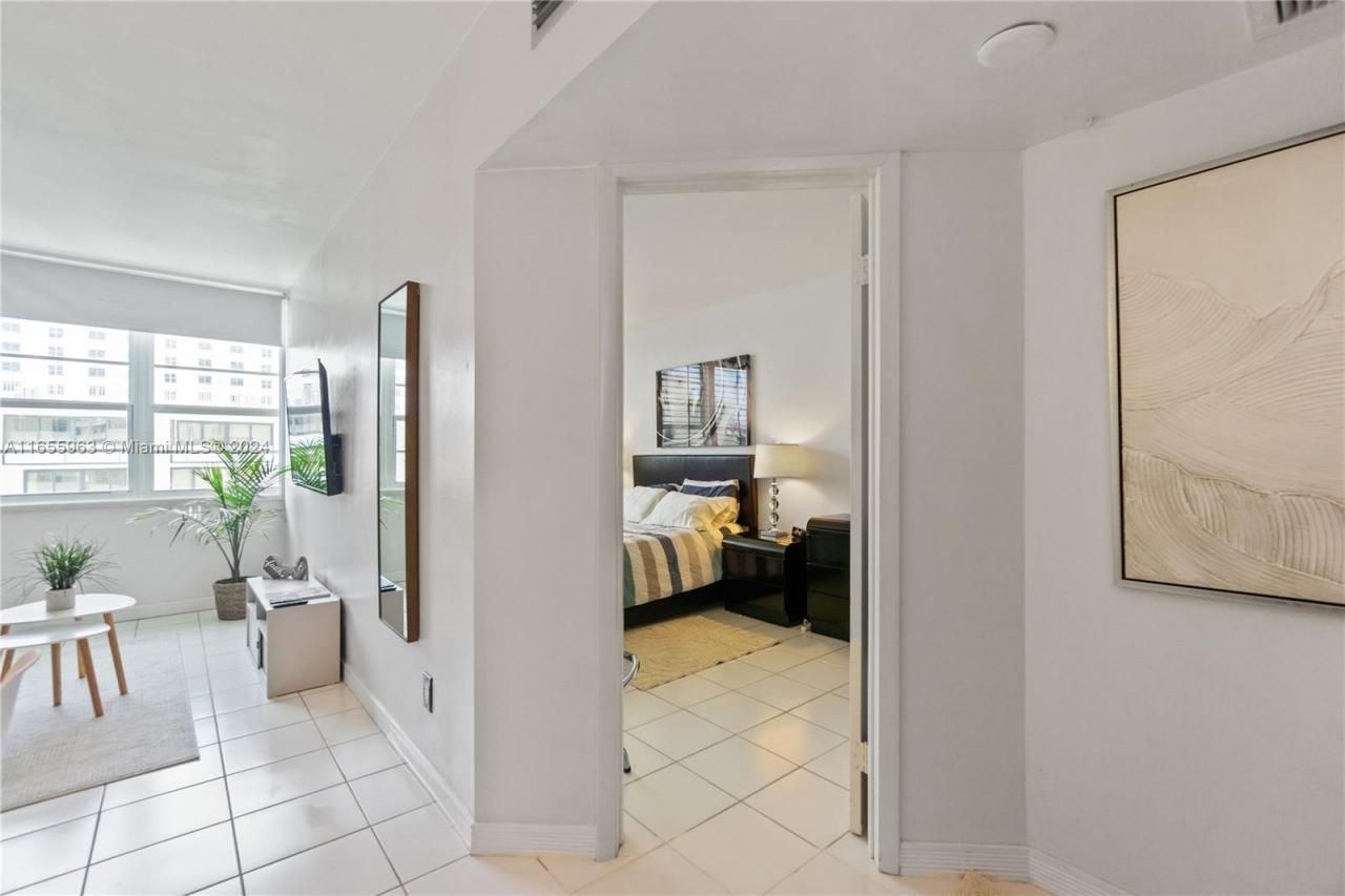 100 Lincoln Rd, Unit 924, Miami Beach, FL 33139 Photo
