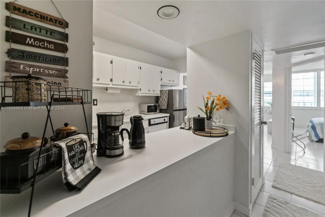 100 Lincoln Rd, Unit 924, Miami Beach, FL 33139 Photo