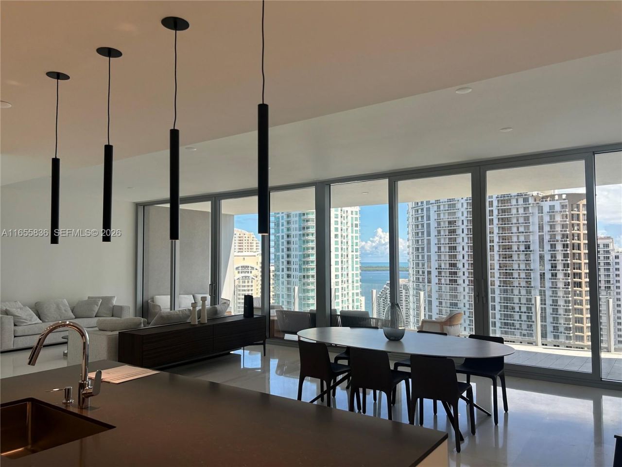 300 Biscayne Blvd Way, Unit 2702, Miami, FL 33131 Photo