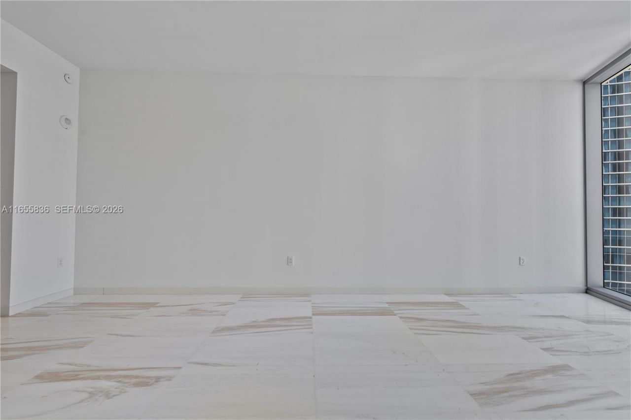 300 Biscayne Blvd Way, Unit 2702, Miami, FL 33131 Photo