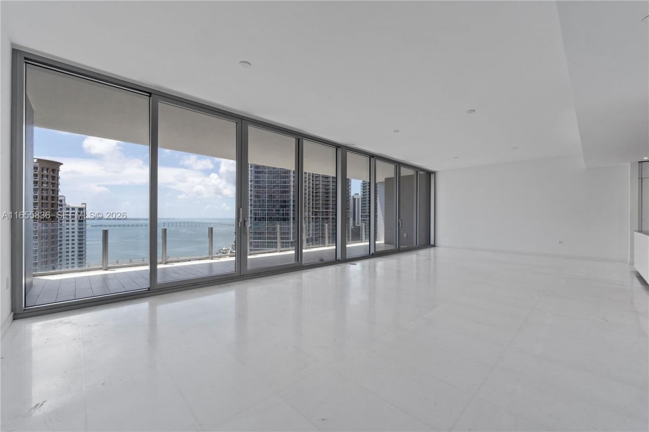 300 Biscayne Blvd Way, Unit 2702, Miami, FL 33131 Photo