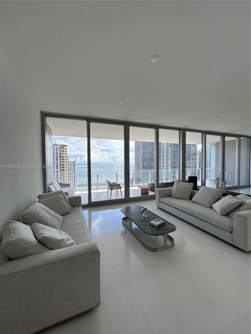 300 Biscayne Blvd Way, Unit 2702, Miami, FL 33131 Photo