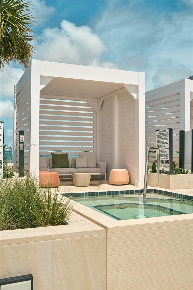 300 Biscayne Blvd Way, Unit 2702, Miami, FL 33131 Photo