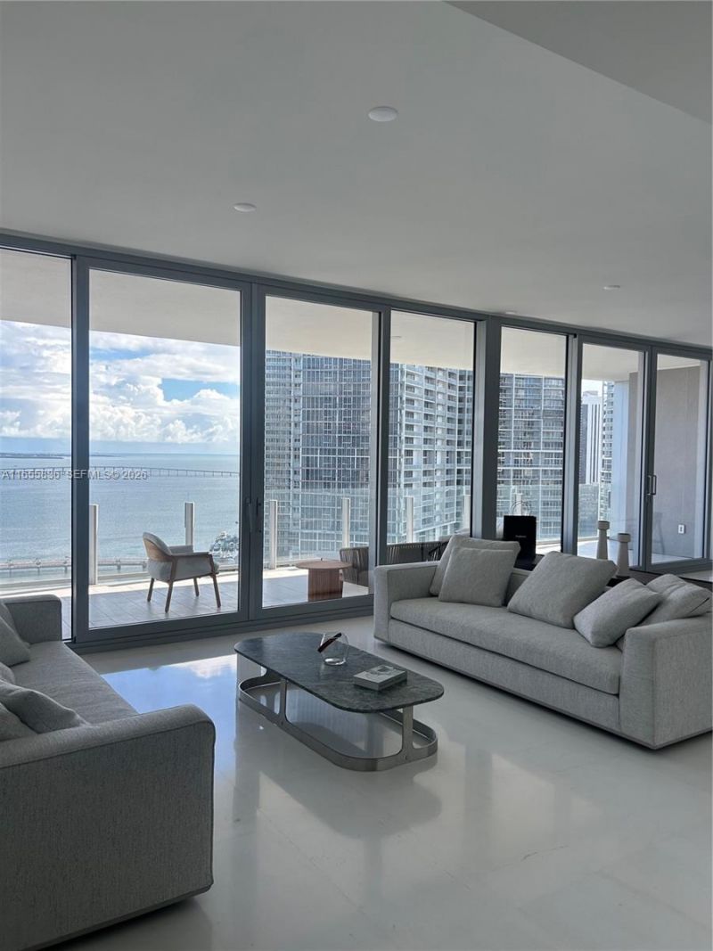 300 Biscayne Blvd Way, Unit 2702, Miami, FL 33131 Photo