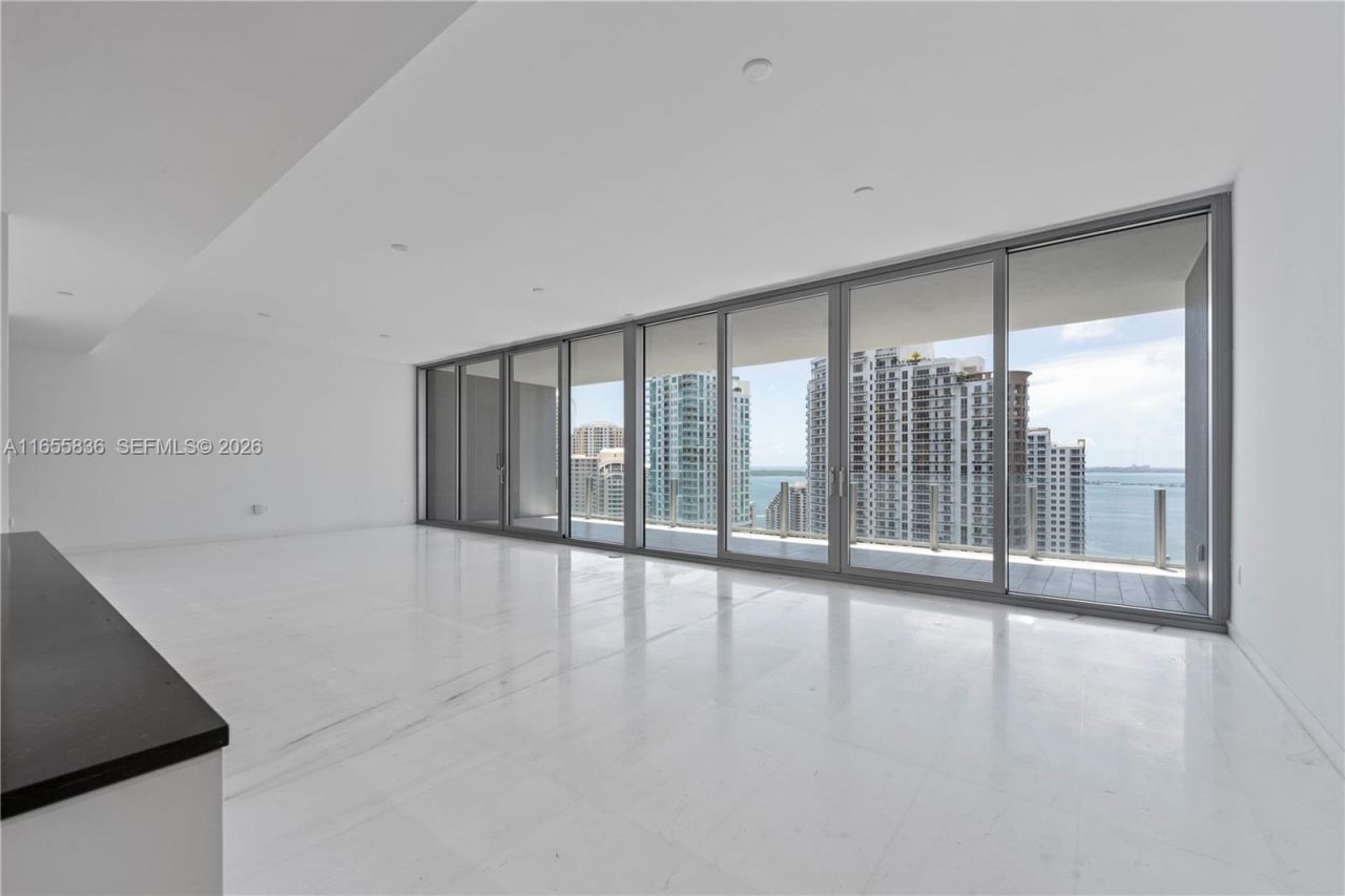 300 Biscayne Blvd Way, Unit 2702, Miami, FL 33131 Photo