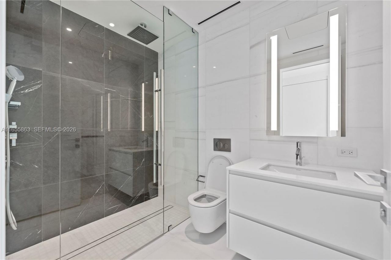 300 Biscayne Blvd Way, Unit 3201, Miami, FL 33131 Photo