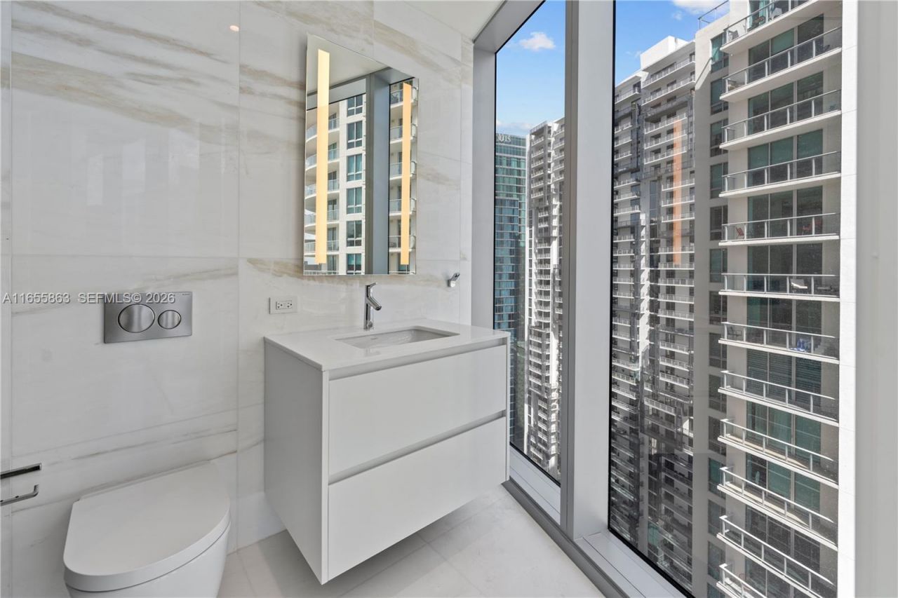 300 Biscayne Blvd Way, Unit 3201, Miami, FL 33131 Photo