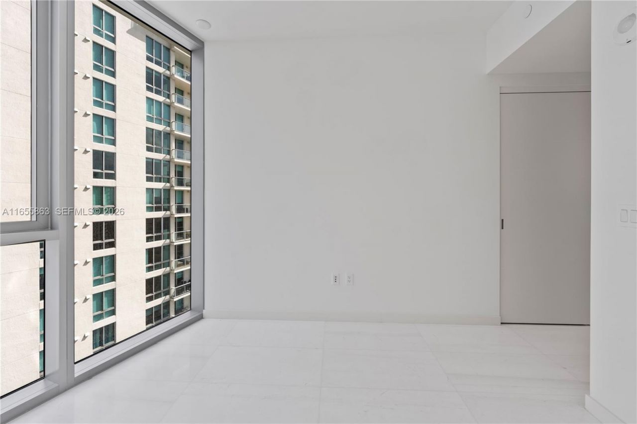 300 Biscayne Blvd Way, Unit 3201, Miami, FL 33131 Photo
