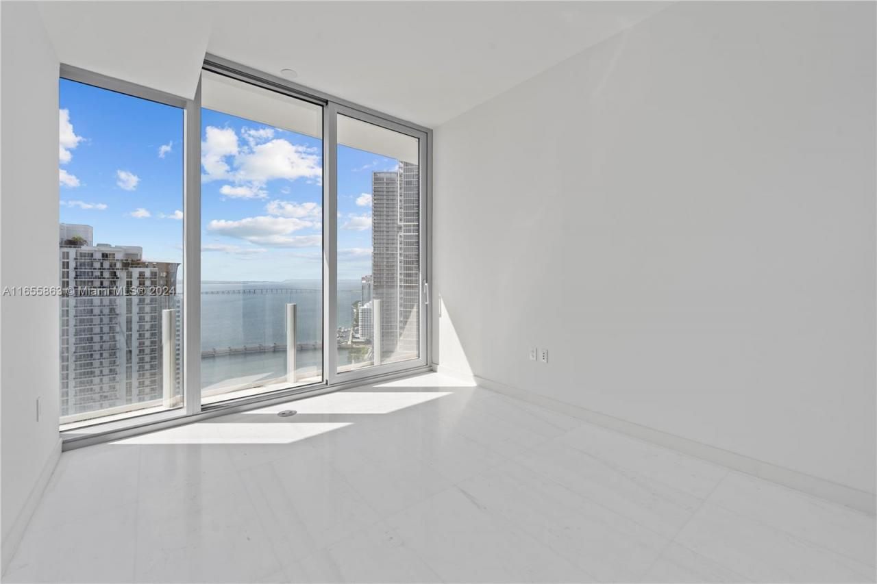 300 Biscayne Blvd Way, Unit 3201, Miami, FL 33131 Photo