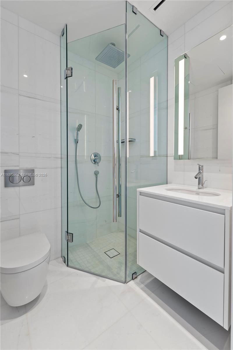 300 Biscayne Blvd Way, Unit 3201, Miami, FL 33131 Photo