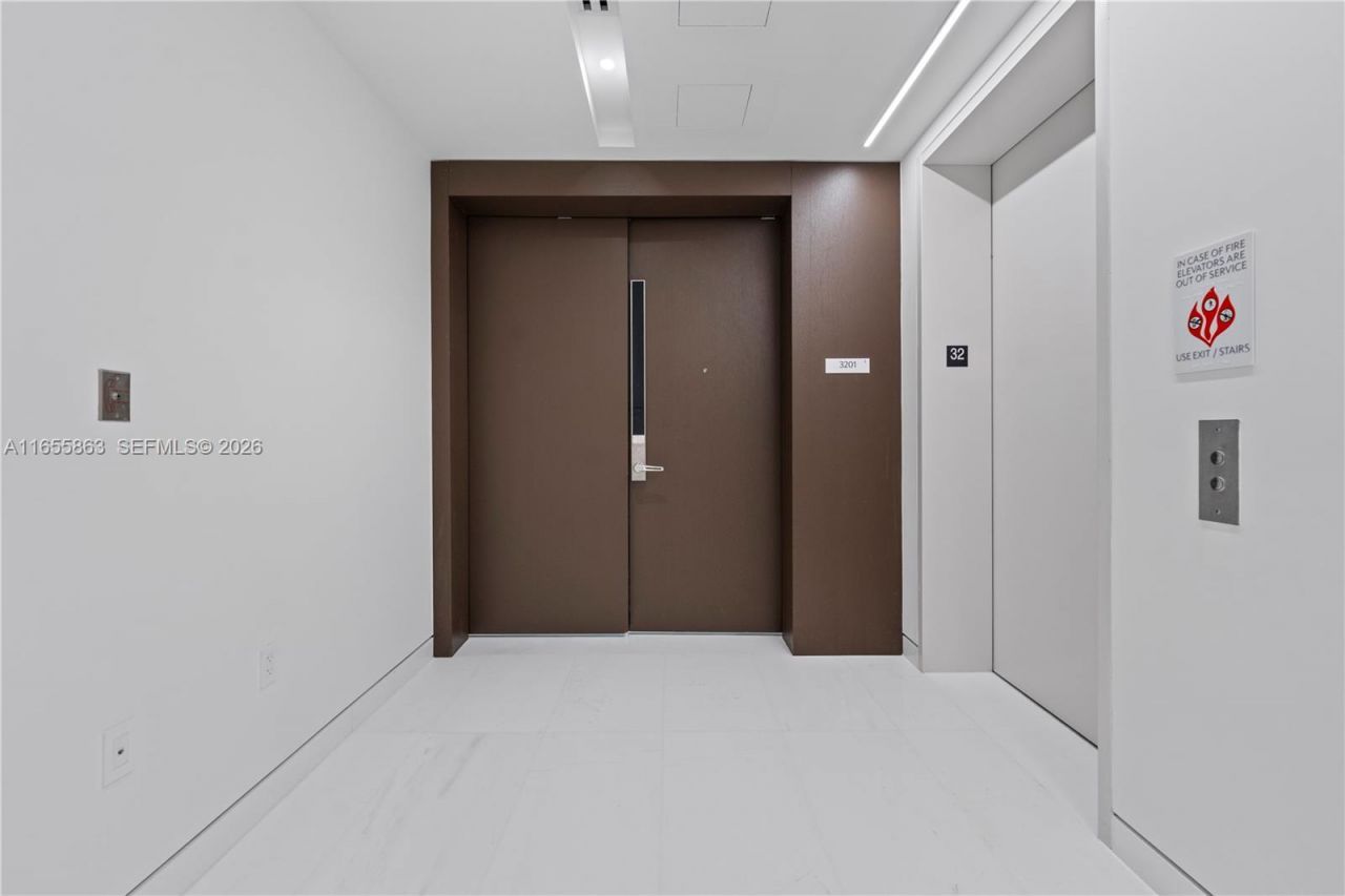 300 Biscayne Blvd Way, Unit 3201, Miami, FL 33131 Photo