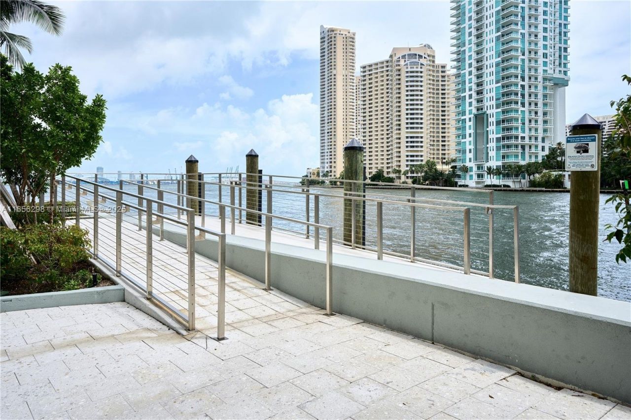 300 Biscayne Blvd Way, Unit 6301, Miami, FL 33131 Photo