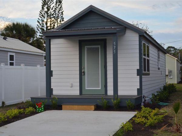 575 2ND STREET, OVIEDO, FL 32765