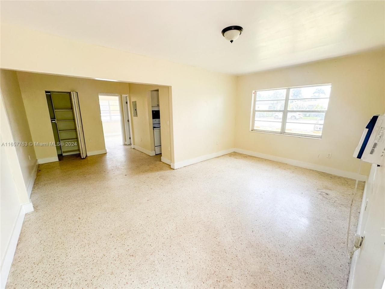 2140 Bay Dr, Miami Beach, FL 33141 Photo