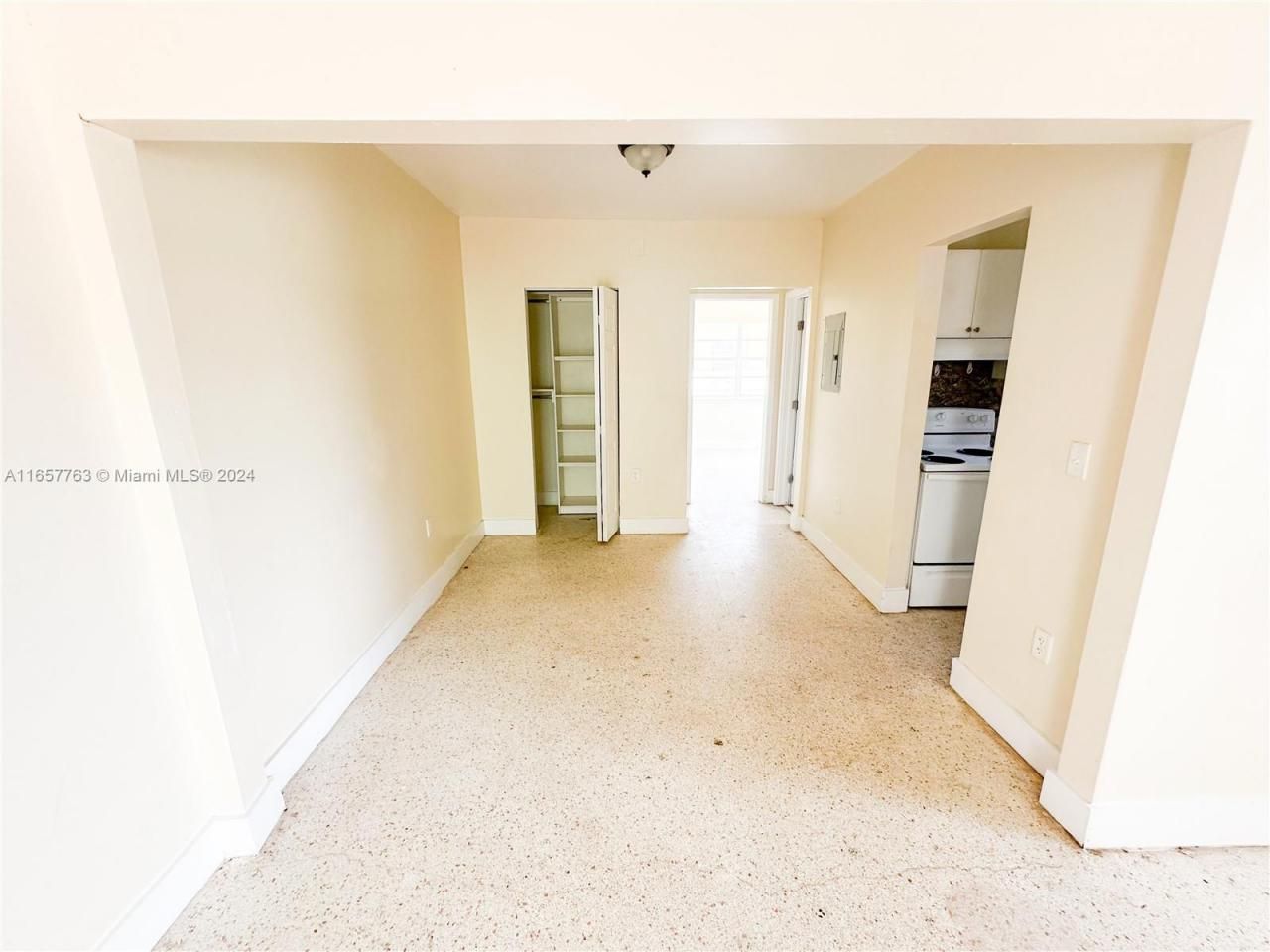 2140 Bay Dr, Miami Beach, FL 33141 Photo