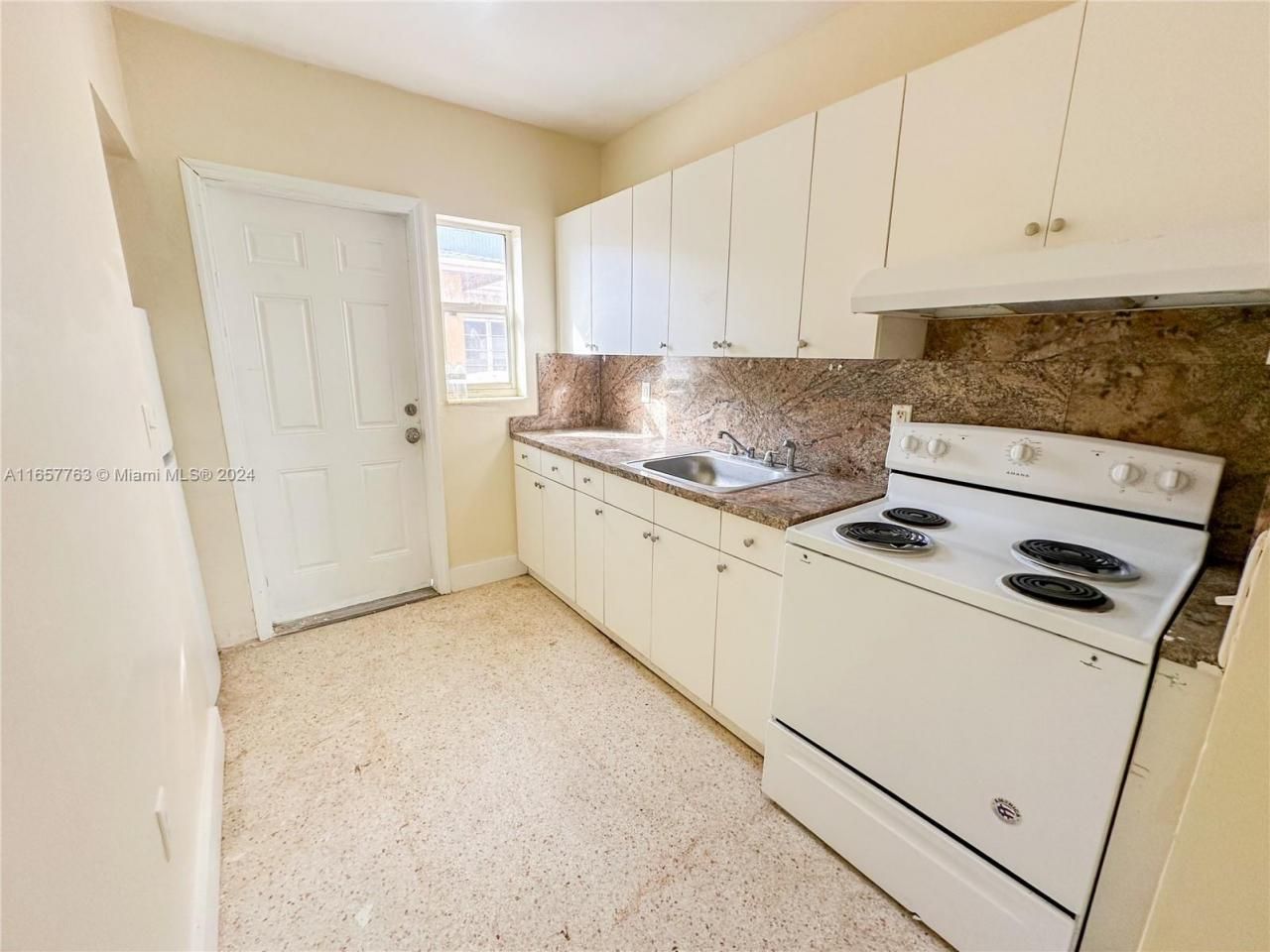 2140 Bay Dr, Miami Beach, FL 33141 Photo