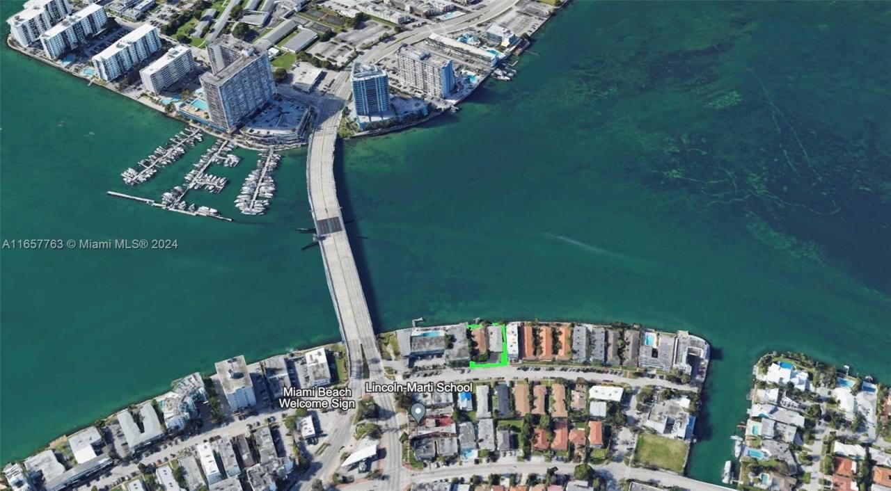 2140 Bay Dr, Miami Beach, FL 33141 Photo