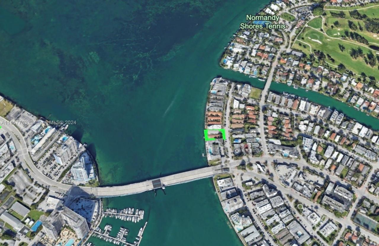 2140 Bay Dr, Miami Beach, FL 33141 Photo