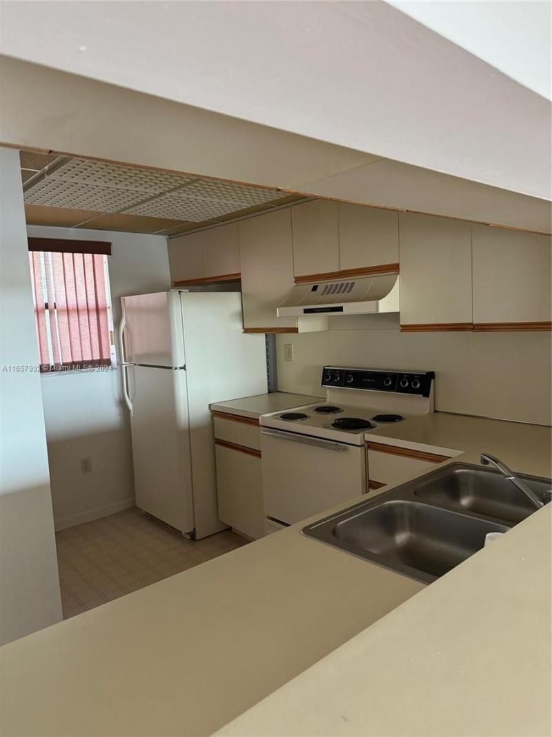 10253 NW 9th Street Cir, Unit 407-6, Miami, FL 33172 Photo