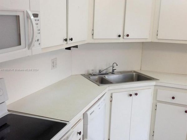 6201 N Falls Cir Dr, Unit 311, Lauderhill, FL 33319