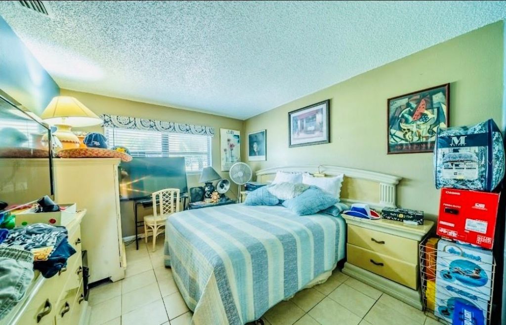 5050 74th Street N, Unit 1, Saint Petersburg, FL 33709 Photo