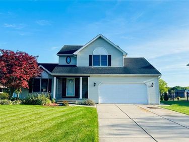 2800 Driftwood Drive, Niagara Falls, NY 14304