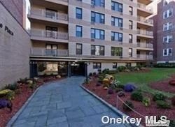 65-50 Wetherole Street, Unit 6Y, Rego Park, NY 11374 Main Photo