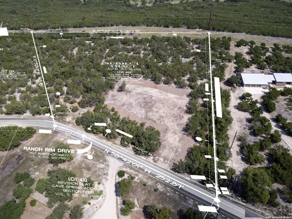 570 Ranch Rim Dr W, Ingram, TX 78025