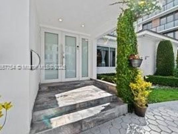 3551 E Glencoe St, Miami, FL 33133