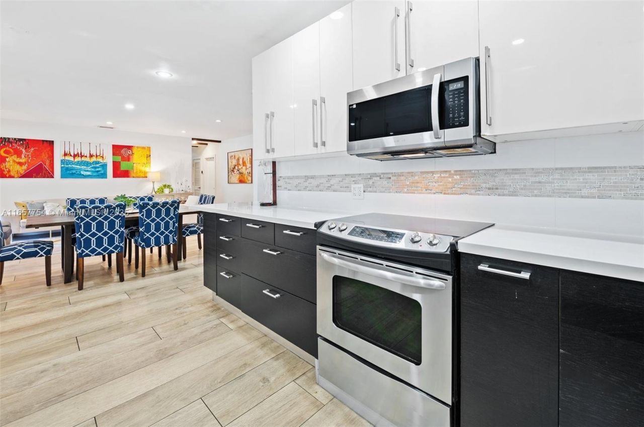 3551 E Glencoe St, Miami, FL 33133 Photo