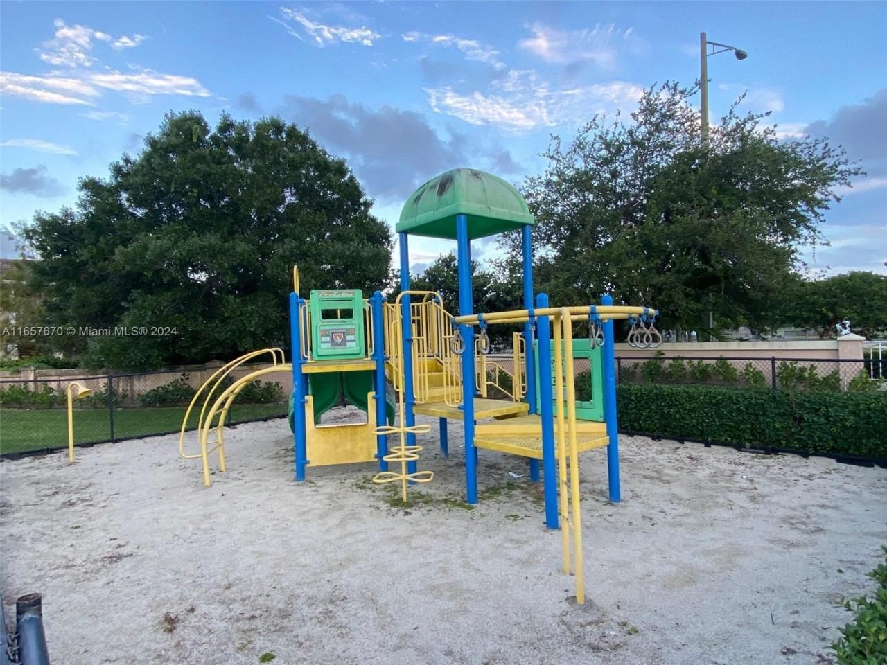 5011 Wiles Rd, Unit 207, Coconut Creek, FL 33073 Photo