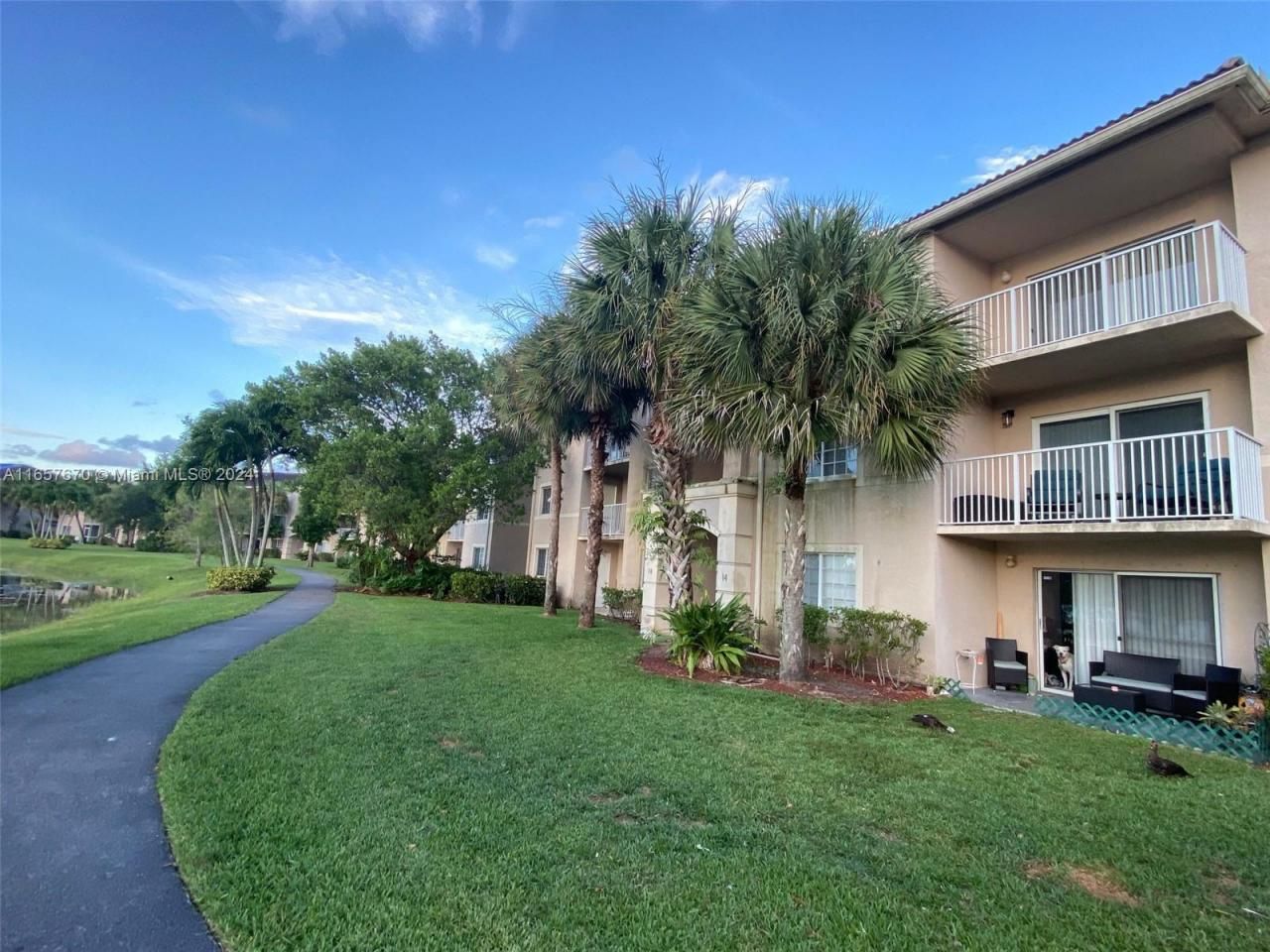 5011 Wiles Rd, Unit 207, Coconut Creek, FL 33073 Photo