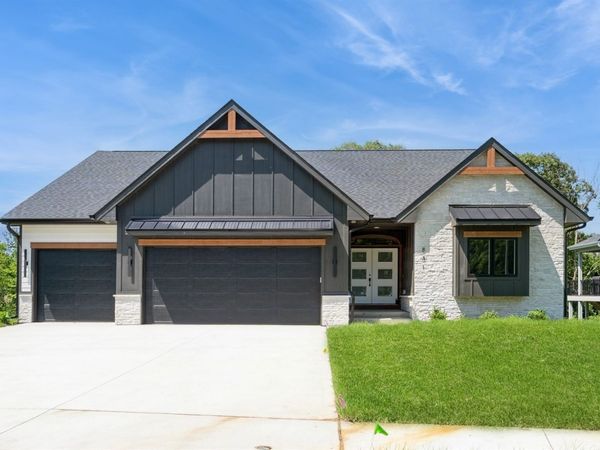 831 Richland Court, Van Meter, IA 50261