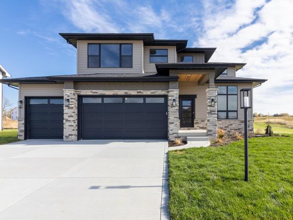 1757 Forest Ridge Drive, Valparaiso, IN 46385