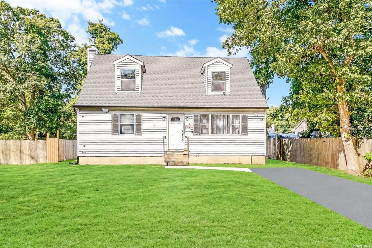 6 Bogota Road, Mastic Beach, NY 11951 Main Photo