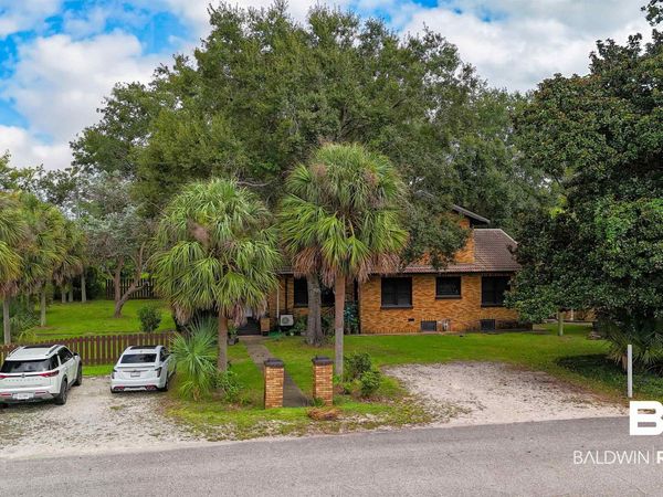531 W Laurel Avenue, Foley, AL 36535