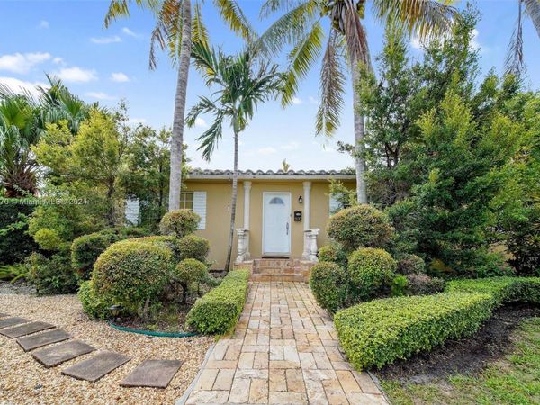 600 93rd St, Surfside, FL 33154