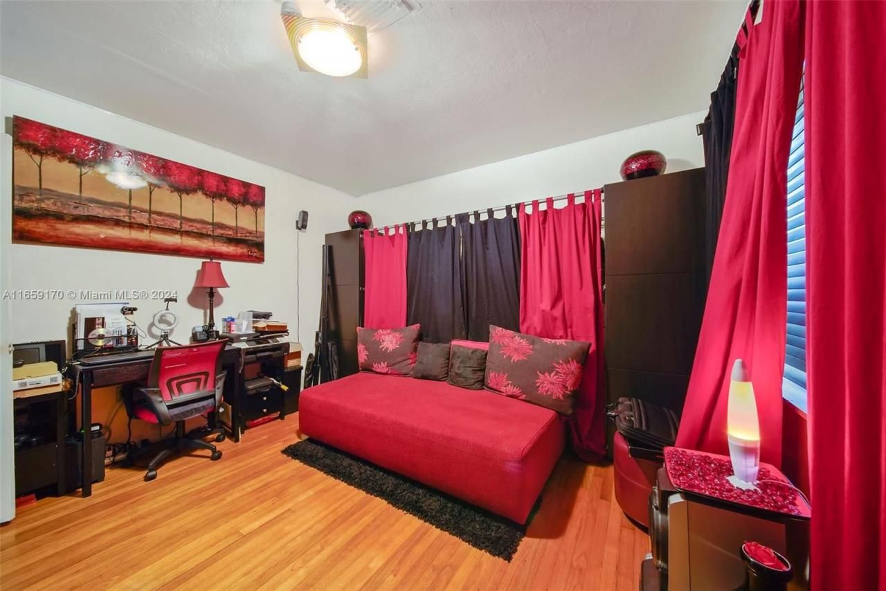 600 93rd St, Surfside, FL 33154 Photo