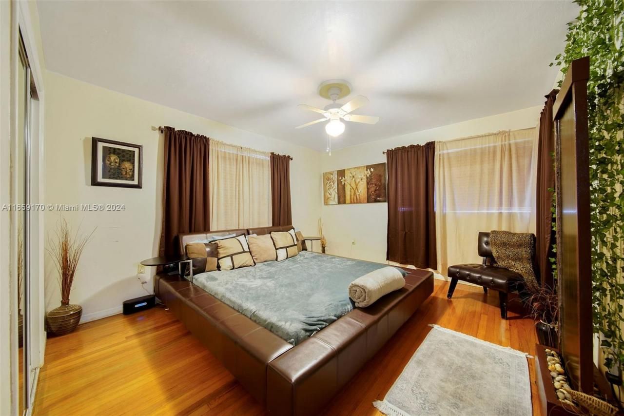 600 93rd St, Surfside, FL 33154 Photo