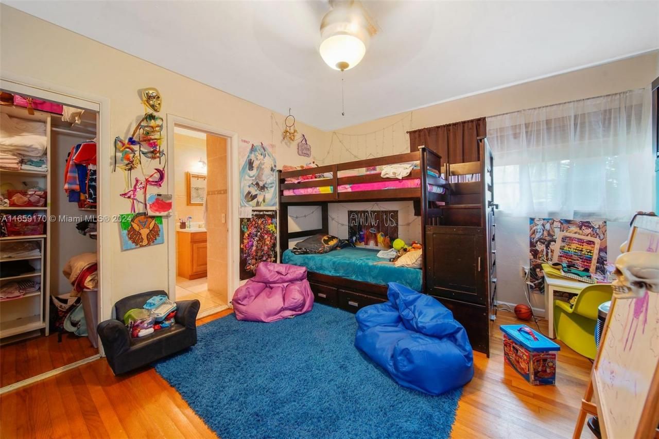 600 93rd St, Surfside, FL 33154 Photo