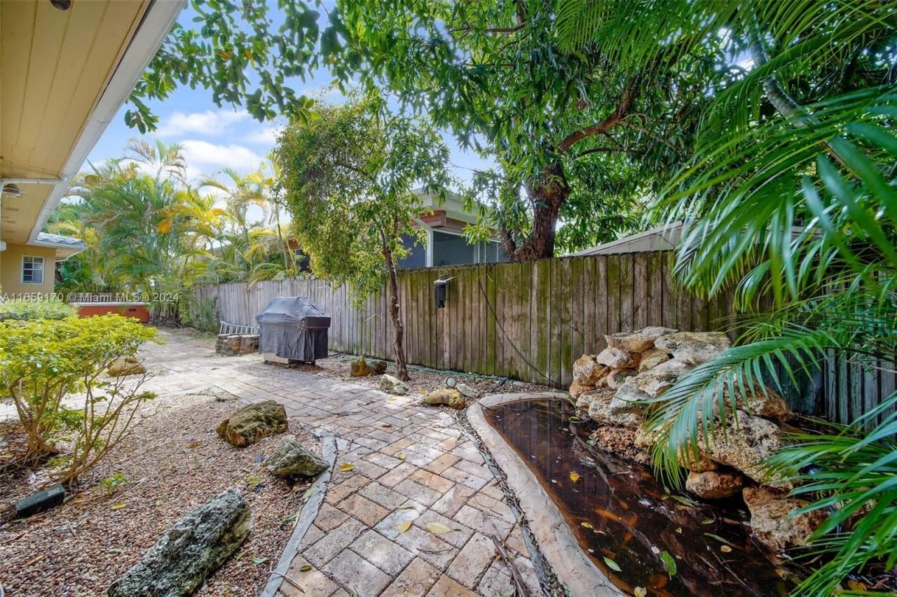 600 93rd St, Surfside, FL 33154 Photo